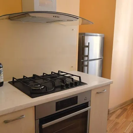 Spacious Old Town Family Peachy 2 Bedrooms Apartment, Nearby The Presidential Castle Appartement *