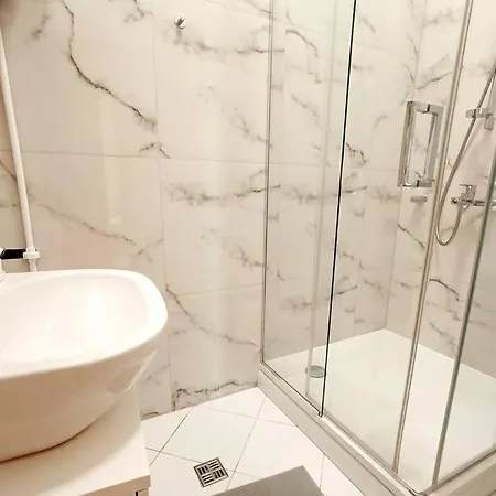 Appartement Spacious Old Town Family Peachy 2 Bedrooms Apartment, Nearby The Presidential Castle